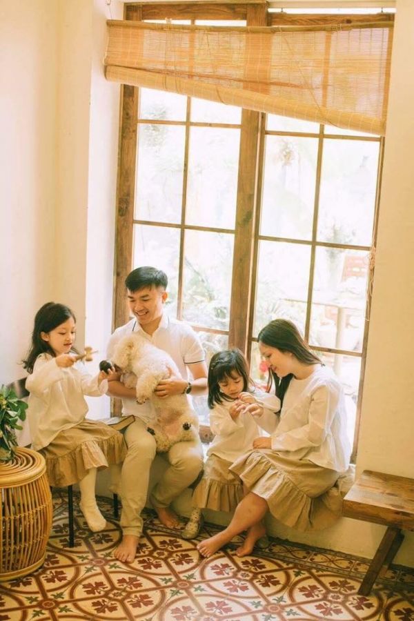 Nếu cuộc đời trù dập hãy về với gia đình, bão tố sẽ nằm sau cánh cửa