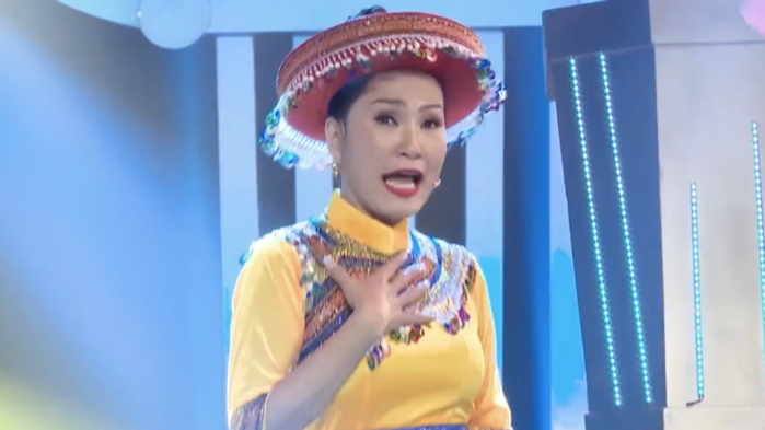 Nghệ sĩ Hồng Đào bị ngã từ sân khấu cao khi quay Để Mị Nói Cho Mà Nghe