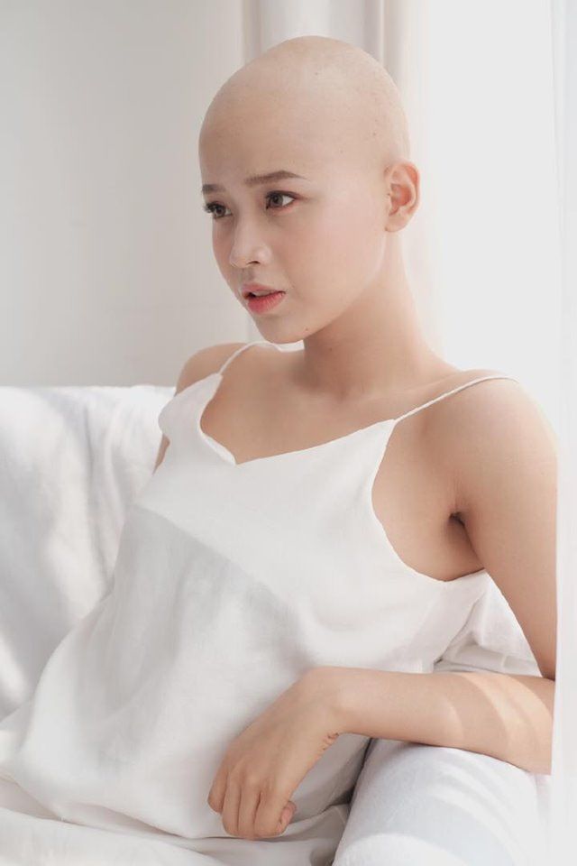 Nghị lực phi thường của cô gái trẻ chống lại ung thu vú