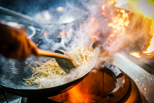 Người đàn ông 42 tuổi mắc ung thư phổi vì làm trong nhà bếp 20 năm