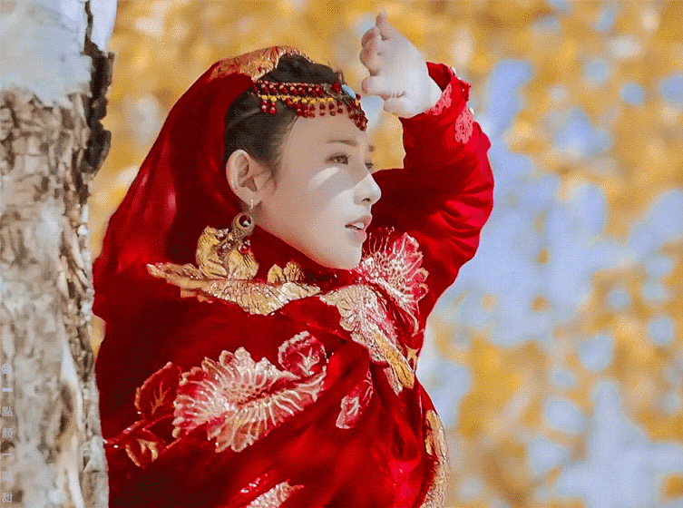 Nhan sắc ngoài đời của Bành Tiểu Nhiễm lại tiếp tục gây tranh cãi
