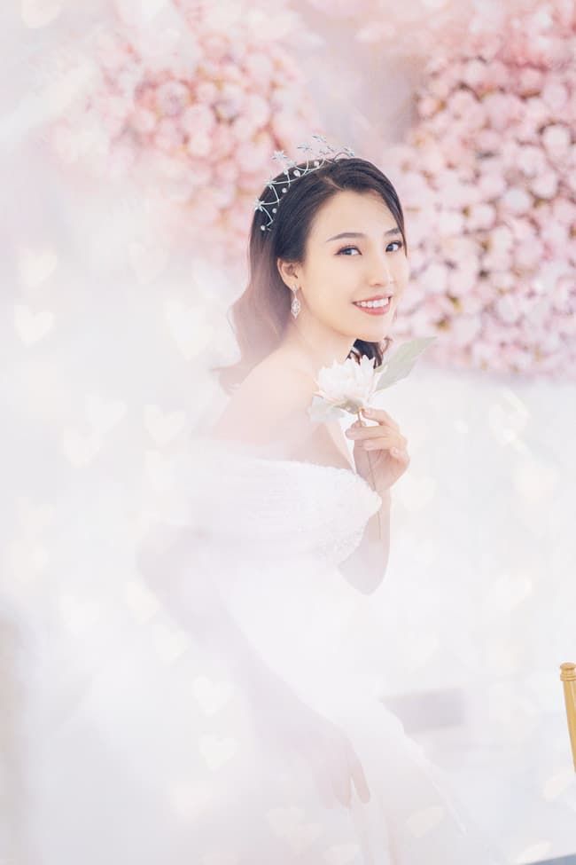 Nhi - Thắng ấn định ngày cưới, NSND Hồng Vân thời trẻ bên chồng tài tử