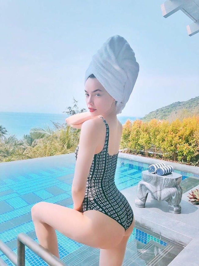 Những bà mẹ sao Việt U40 diện bikini: Thủy Tiên nuột nà nhất