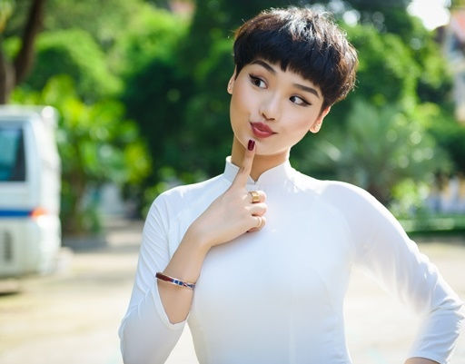 Những mỹ nhân Vbiz sở hữu khuôn trăng đầy đặn đẹp ăn đứt mặt Vline