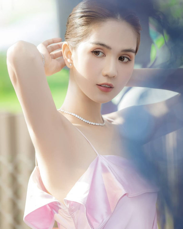 Những mỹ nhân Vbiz sở hữu khuôn trăng đầy đặn đẹp ăn đứt mặt Vline