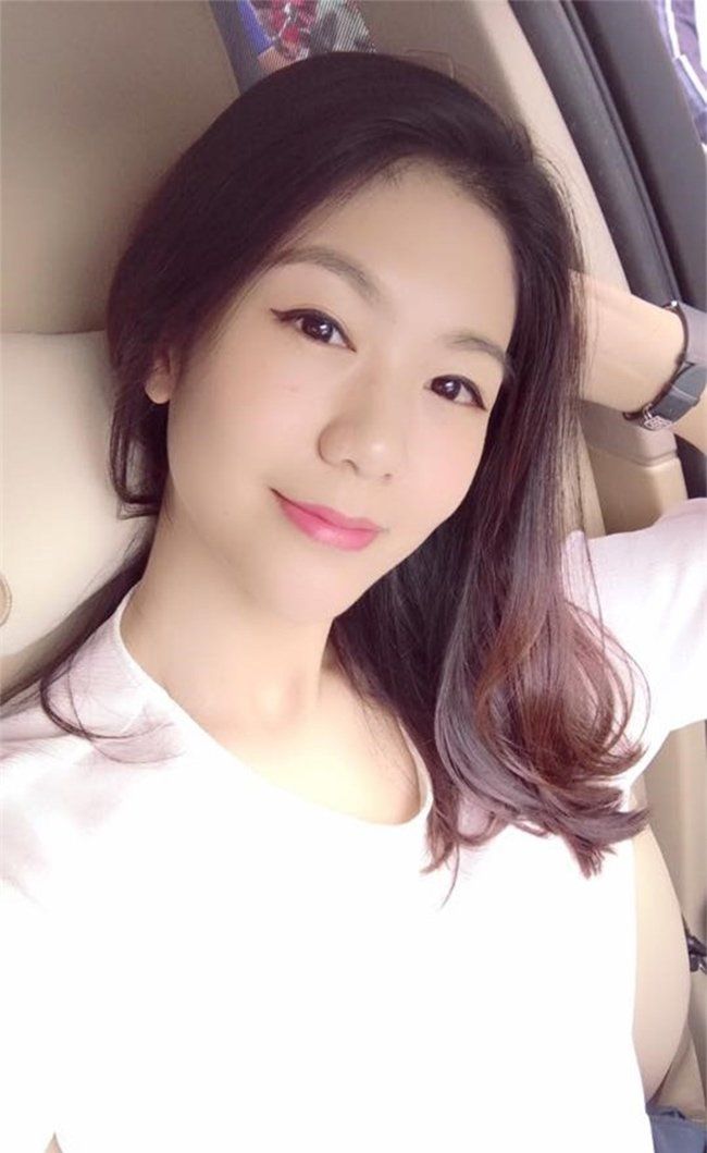Nữ cơ trưởng hủy hôn Trương Thế Vinh luôn giấu con vì sợ bị bàn tán