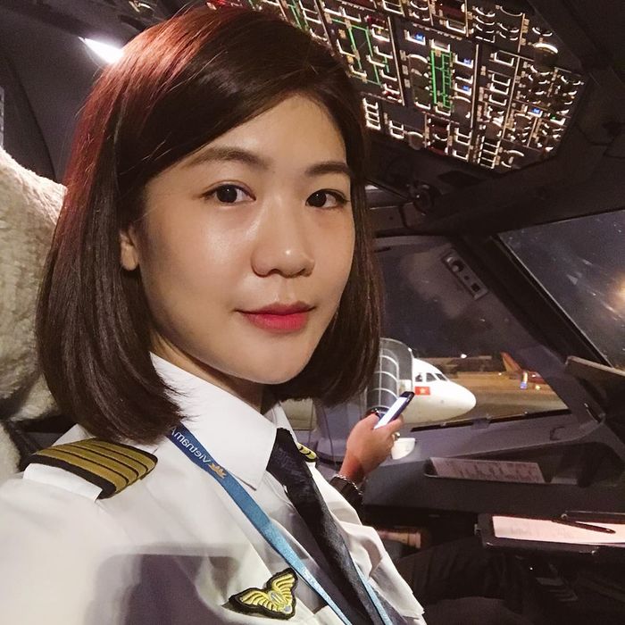 Nữ cơ trưởng hủy hôn Trương Thế Vinh luôn giấu con vì sợ bị bàn tán