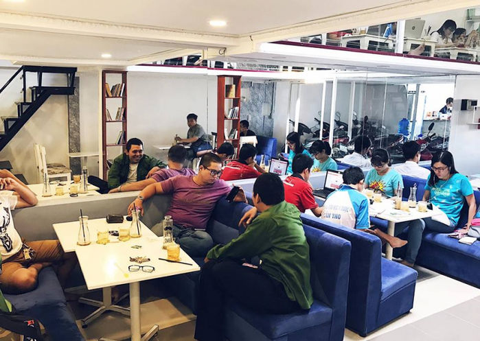Phá sản vì sinh viên uống cà phê 20.000 đồng mà ngồi suốt 5 tiếng