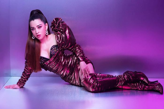 Puka giản dị, thân thiện trao quà cho trẻ em mồ côi nhân dịp tuổi mới