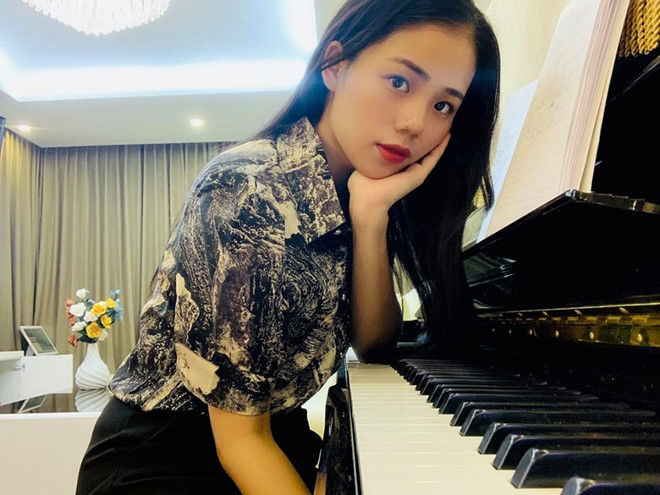 Hé lộ quá khứ cơ hàn, chật vật của thánh nữ triệu view Hương Ly