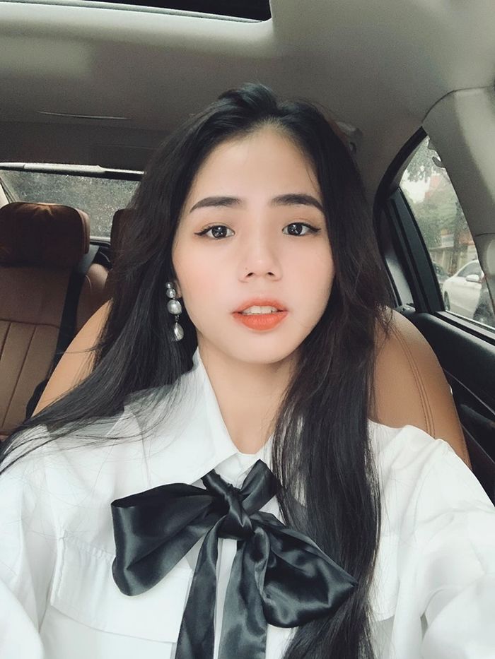 Hé lộ quá khứ cơ hàn, chật vật của thánh nữ triệu view Hương Ly