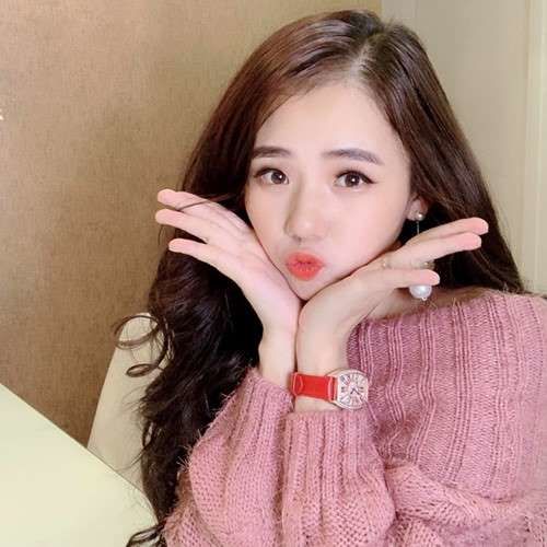 Hé lộ quá khứ cơ hàn, chật vật của thánh nữ triệu view Hương Ly