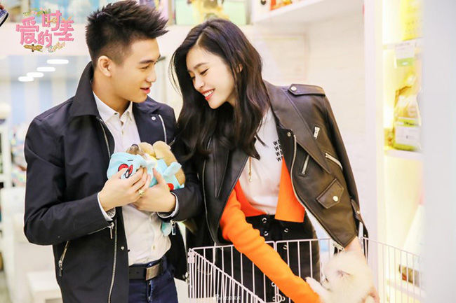 Quý tử vua sòng bài Macao ngọt ngào khi khoe vợ trên MXH