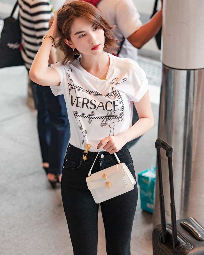 Rapper Mr.A mặc quần yếm để lộ đồ nội y, Hà Hồ đọ sắc Victoria Beckham