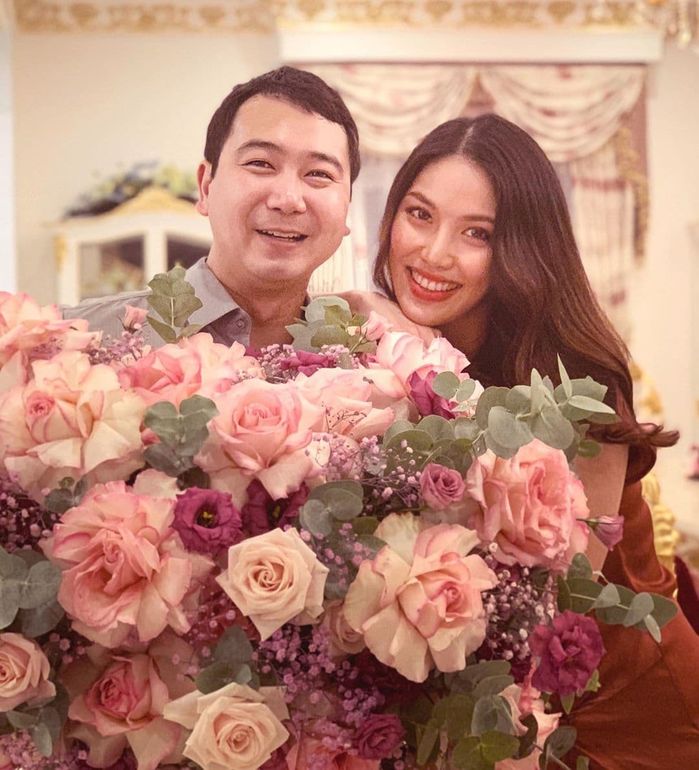 Rocker Nguyễn công khai bạn gái, H'Hen Niê bình dị gặt lúa ở quê nhà