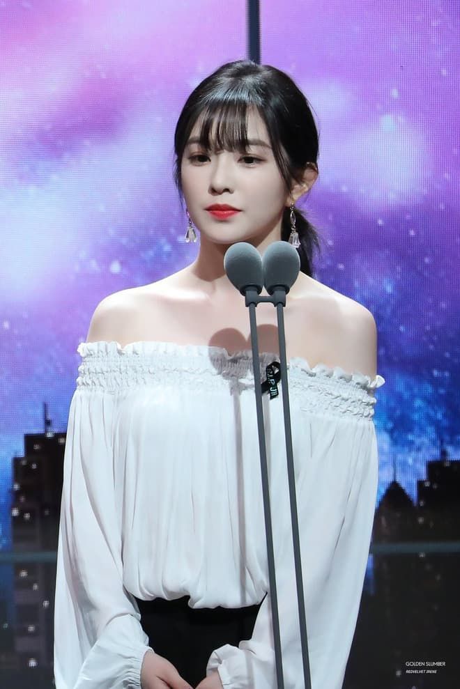 Sao Hàn với xương quai xanh đẹp “mướt mắt”: Lisa, Jennie đều xuất sắc