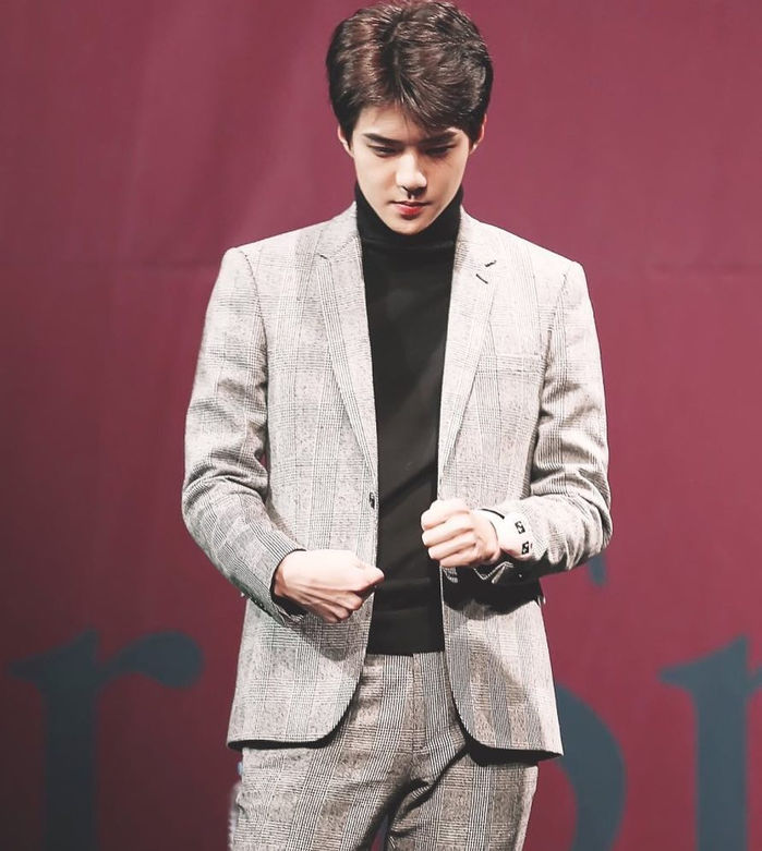 Sao nam Hàn chứng minh đẳng cấp khi diện suit: G-Dragon đầy khí chất