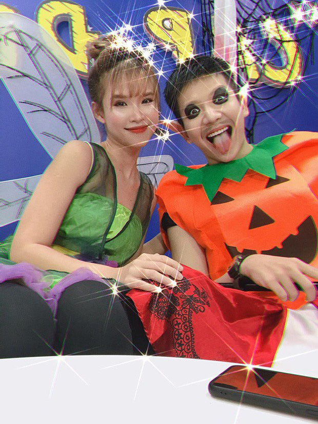 Sao Vbiz “biến hoá” mùa Halloween: Mẹ con Dương Cẩm Lynh quá rùng rợn