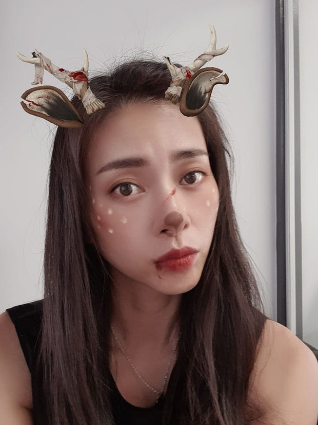 Sao Vbiz “biến hoá” mùa Halloween: Mẹ con Dương Cẩm Lynh quá rùng rợn
