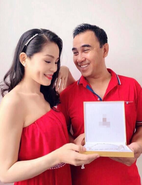 Sao Việt ngày 20/10: Phan Mạnh Quỳnh tặng bạn gái 70 triệu đồng