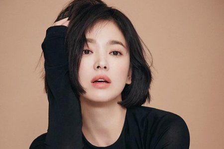 Hậu ly hôn chấn động, Song Hye Kyo được khen ngợi nhân cách