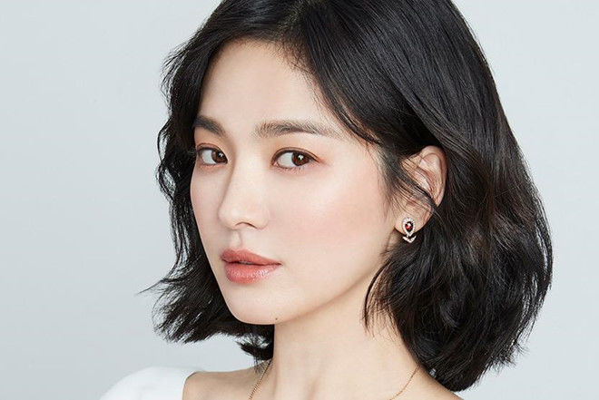 Hậu ly hôn chấn động, Song Hye Kyo được khen ngợi nhân cách