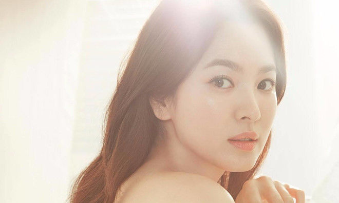 Hậu ly hôn chấn động, Song Hye Kyo được khen ngợi nhân cách