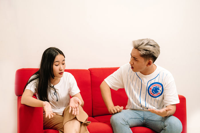 Nỗi khổ của những người đàn ông Việt: Kiếm tiền ít hơn vợ
