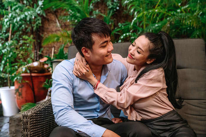 Thả thính dạo ai ngờ có được người yêu, sau 5 tháng cưới ngay