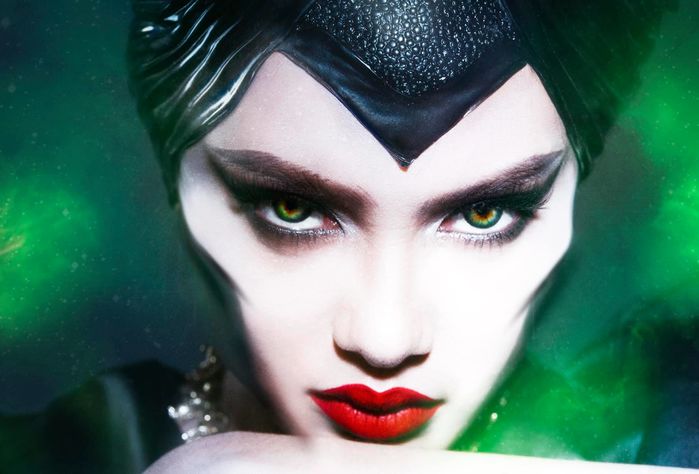 Thần tượng Maleficent và muôn kiểu hóa thân của sao Việt