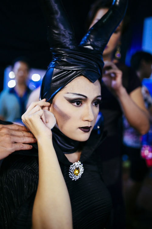 Thần tượng Maleficent và muôn kiểu hóa thân của sao Việt