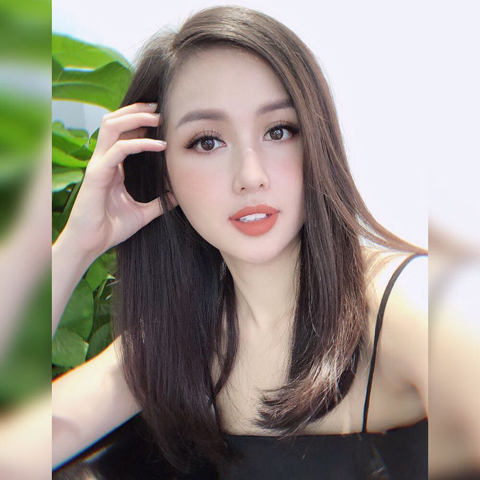 Thế hệ hotgirl 1989: Midu độc thân quyến rũ, Emily êm ấm bên chồng con