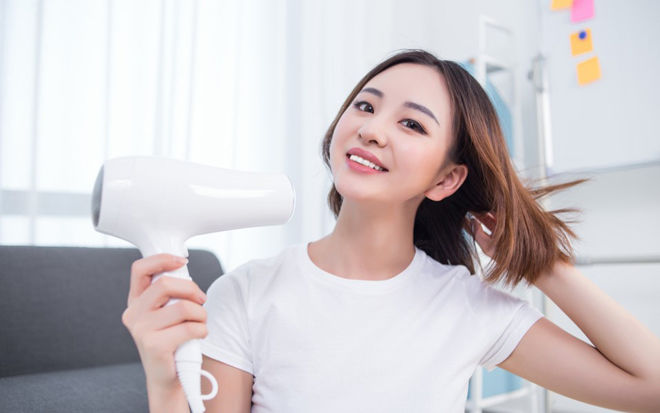 ThS.BS Vũ Thái Hà: Gội đầu mỗi ngày khiến da đầu sinh ra gàu nhiều hơn