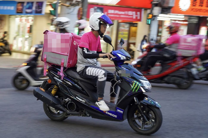 Thu nhập nghề shipper tại các nước: Thấp nhất cũng toàn cả chục triệu