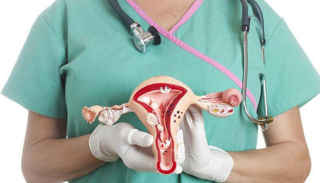 Cô gái trẻ bị ung thư dạ dày di căn buồng trứng vì thức khuya, ăn mặn