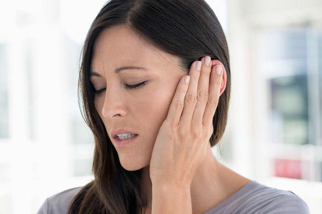 Tiến sĩ Tania Elliott Tắm sáng giúp đẹp da và kích thích sự sáng tạo