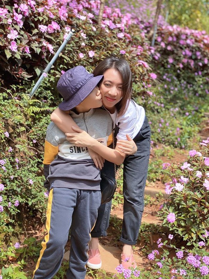 Tình duyên diễn viên web drama: Ngọc Tuyên làm bố, BB Trần hạnh phúc