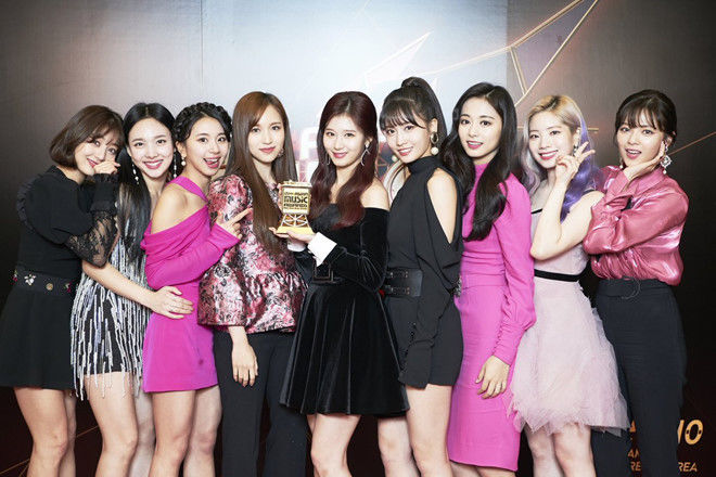 Top 5 idol được giới trẻ Hàn yêu thích nhất: IU “chễm chệ” vị trí đầu