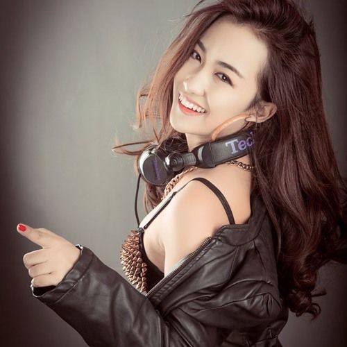 Trang Moon - Nữ DJ đã tài năng lại sexy nóng bỏng đốt mắt người nhìn