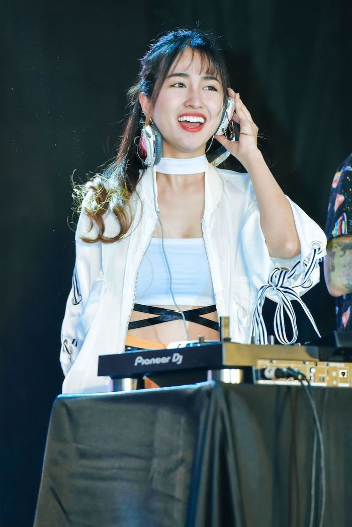 Trang Moon - Nữ DJ đã tài năng lại sexy nóng bỏng đốt mắt người nhìn