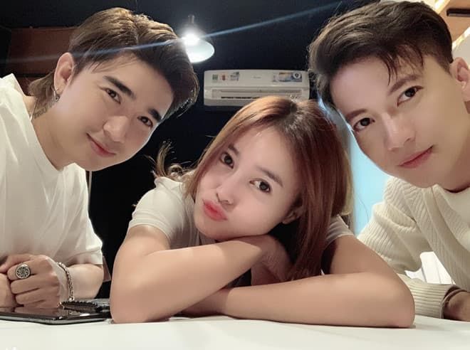 Trường Giang bỗng dưng phát tướng, H'Hen Niê liên tục đăng story buồn