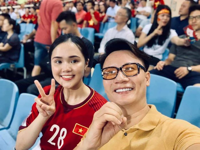 Trường Giang bỗng dưng phát tướng, H'Hen Niê liên tục đăng story buồn