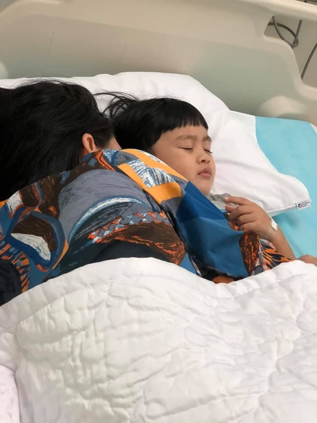 Trường Giang bỗng dưng phát tướng, H'Hen Niê liên tục đăng story buồn