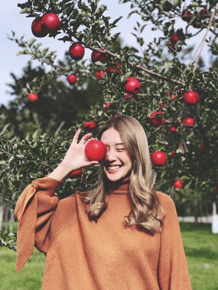 Trường Giang - Nhã Phương xóa tin trục trặc, Lưu Đê Ly làm lễ ăn hỏi