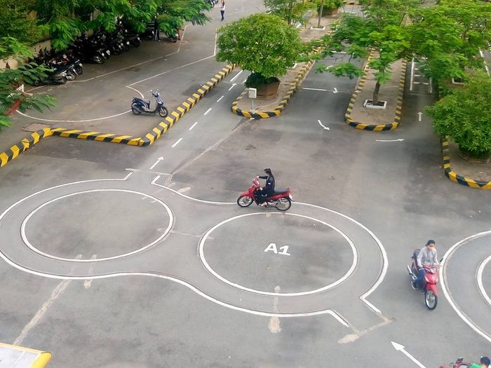 Từ 2020, thi giấy phép lái xe phải học thêm môn đạo đức giao thông