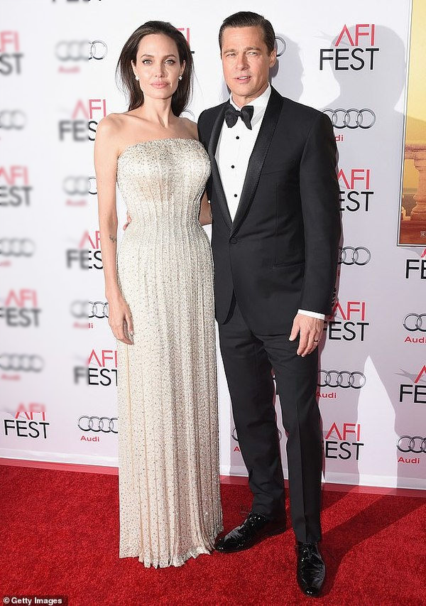 Từng bị Brad Pitt ép cưới, Angelina Jolie mất niềm tin vào hôn nhân