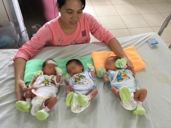 Sản phụ sinh thường 3 bé cùng lúc, chỉ trong 10 phút mẹ tròn con vuông