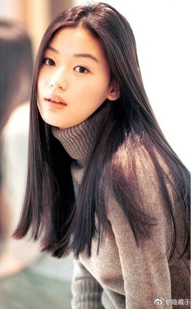 Jeon Ji Hyun ở độ tuổi 18: Xinh đẹp và thần thái cũng ngút ngàn
