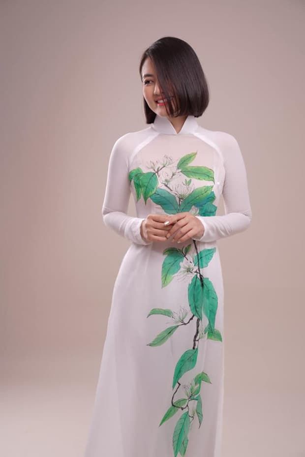 Bảo Thy khoe chị gái, Hoàng Oanh chính thức công khai mặt chồng Tây