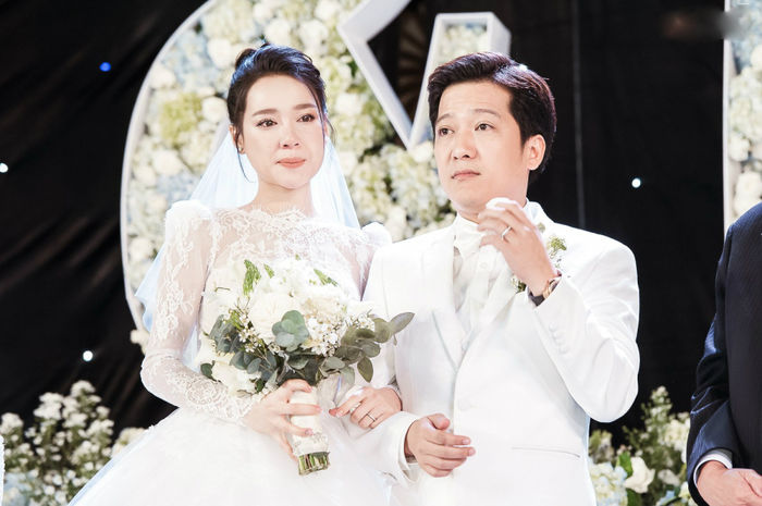 5 thực đơn cưới đắt đỏ của sao Vbiz: Nhi Thắng toàn tôm hùm bào ngư